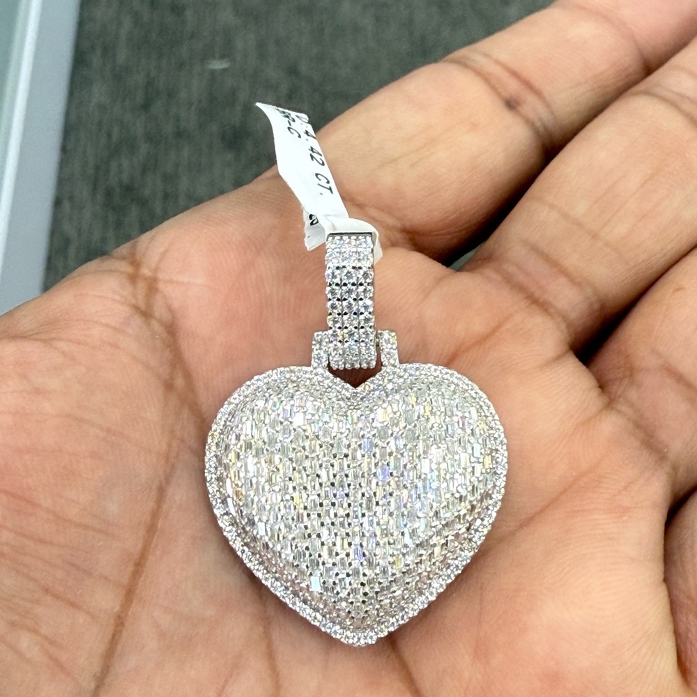 925 Sterling Silver moissanite diamond heart pendant